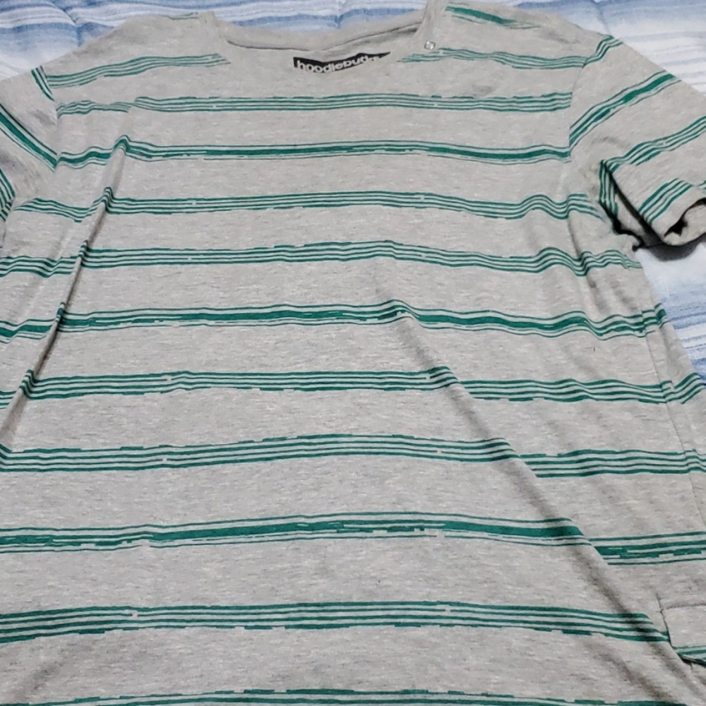 Hoodiebuddie Shirt with built in earbuds